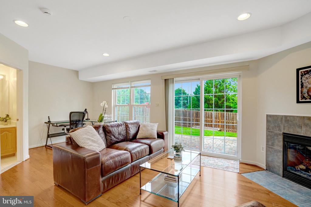 3348 WILTON CREST COURT