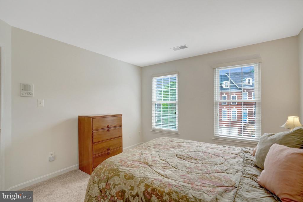 3348 WILTON CREST COURT