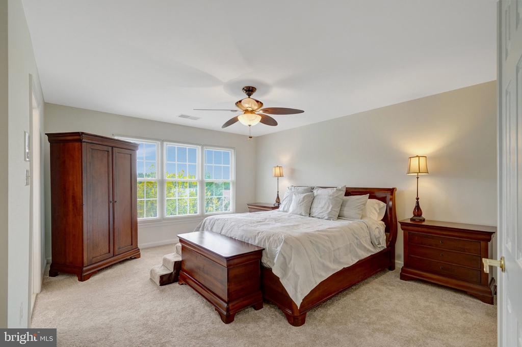 3348 WILTON CREST COURT