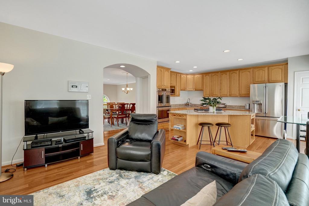 3348 WILTON CREST COURT