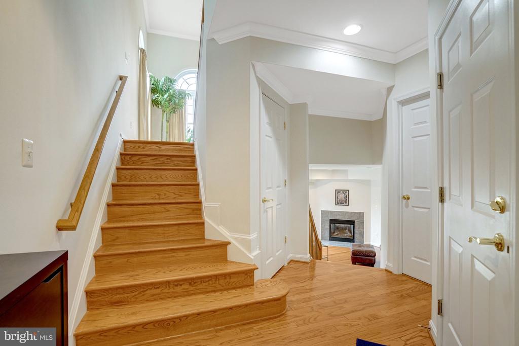 3348 WILTON CREST COURT
