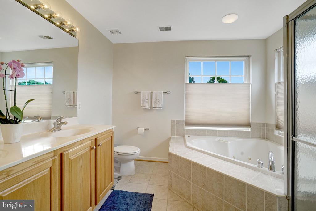 3348 WILTON CREST COURT