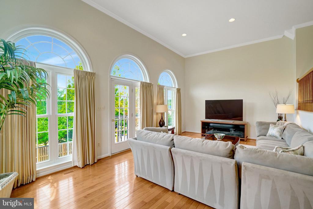 3348 WILTON CREST COURT