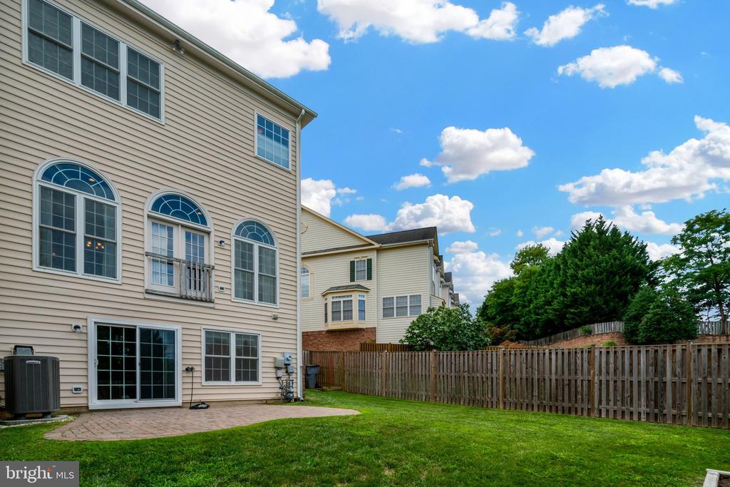3348 WILTON CREST COURT