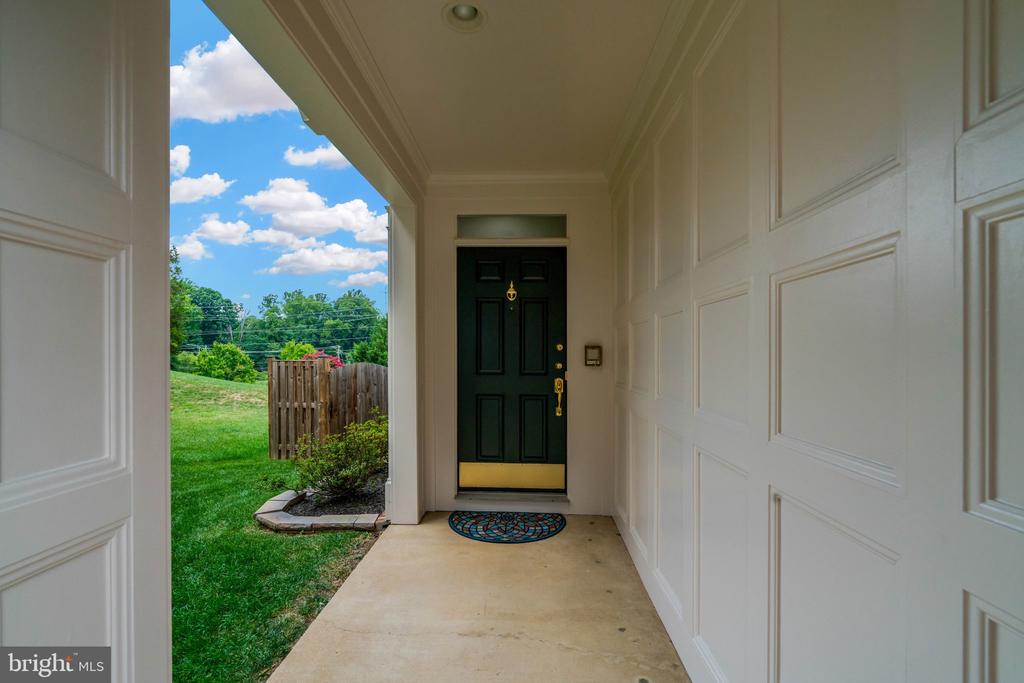 3348 WILTON CREST COURT