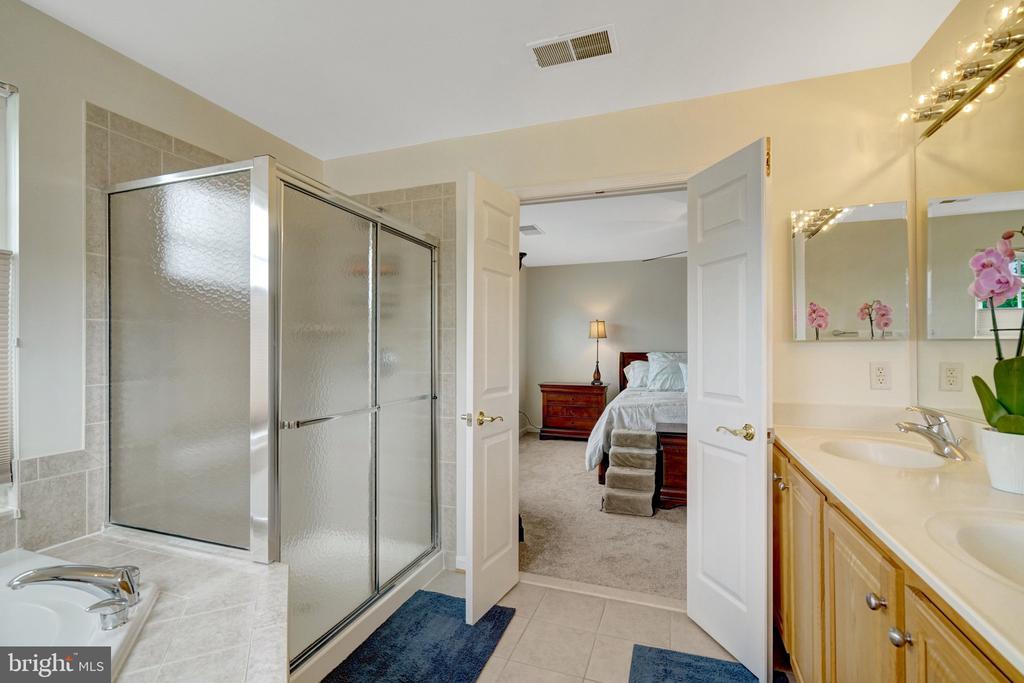 3348 WILTON CREST COURT