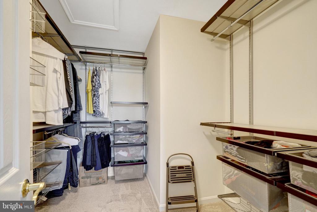 3348 WILTON CREST COURT