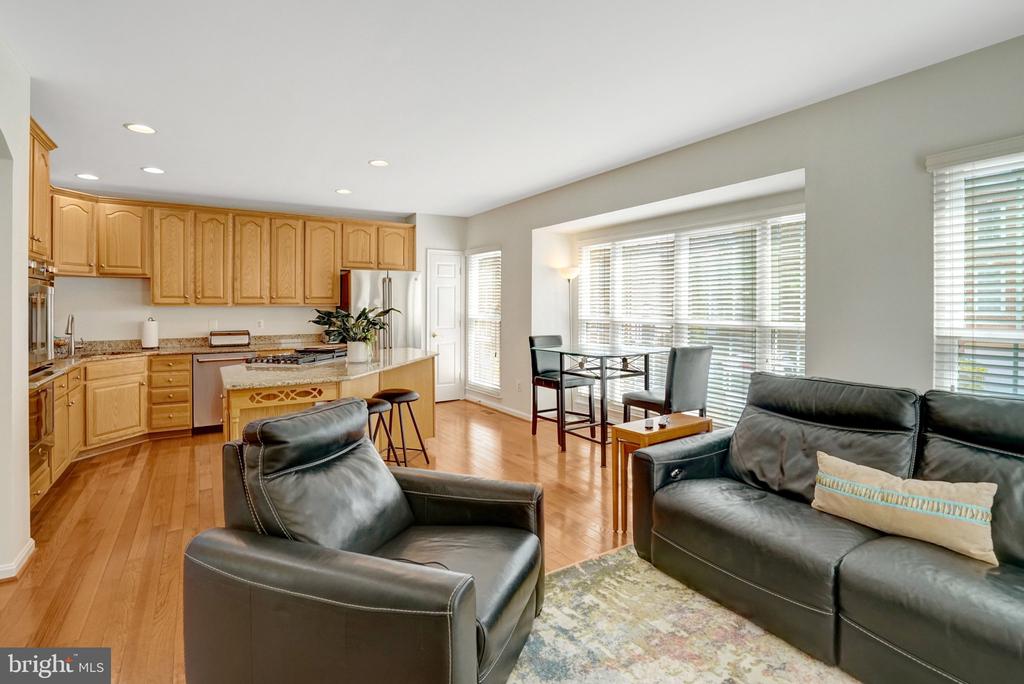 3348 WILTON CREST COURT