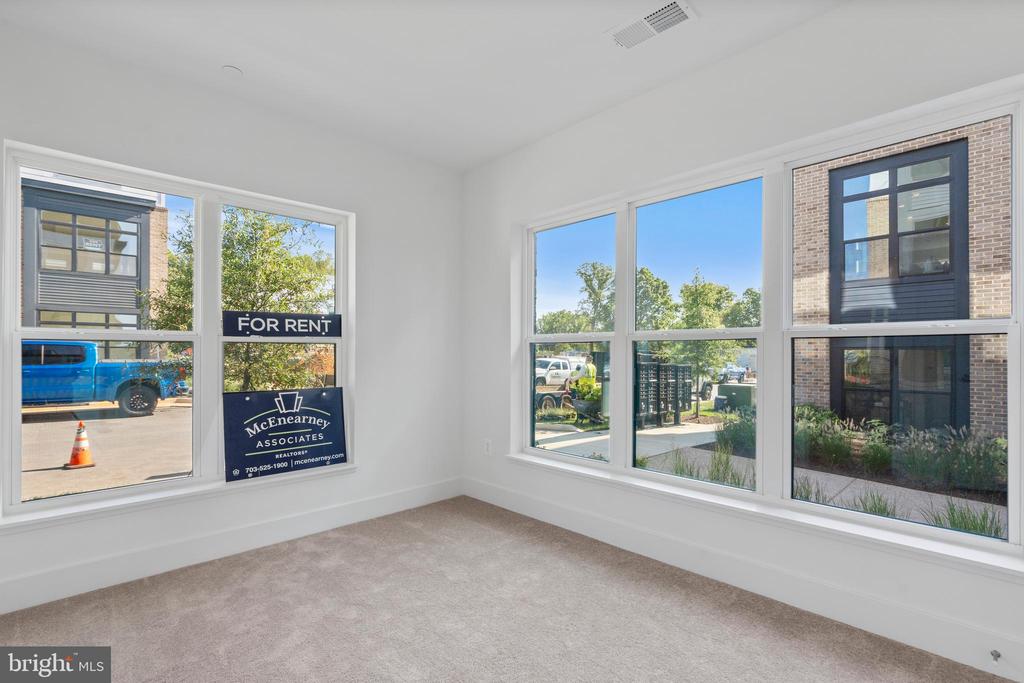 2038 TYSONS RIDGELINE ROAD