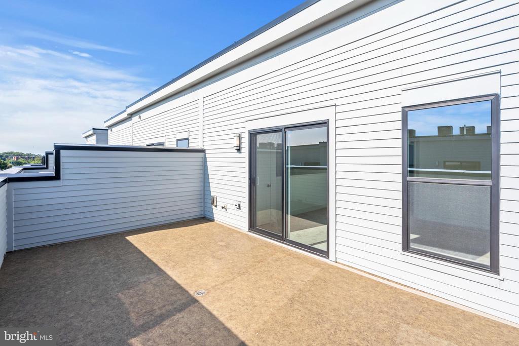 2038 TYSONS RIDGELINE ROAD
