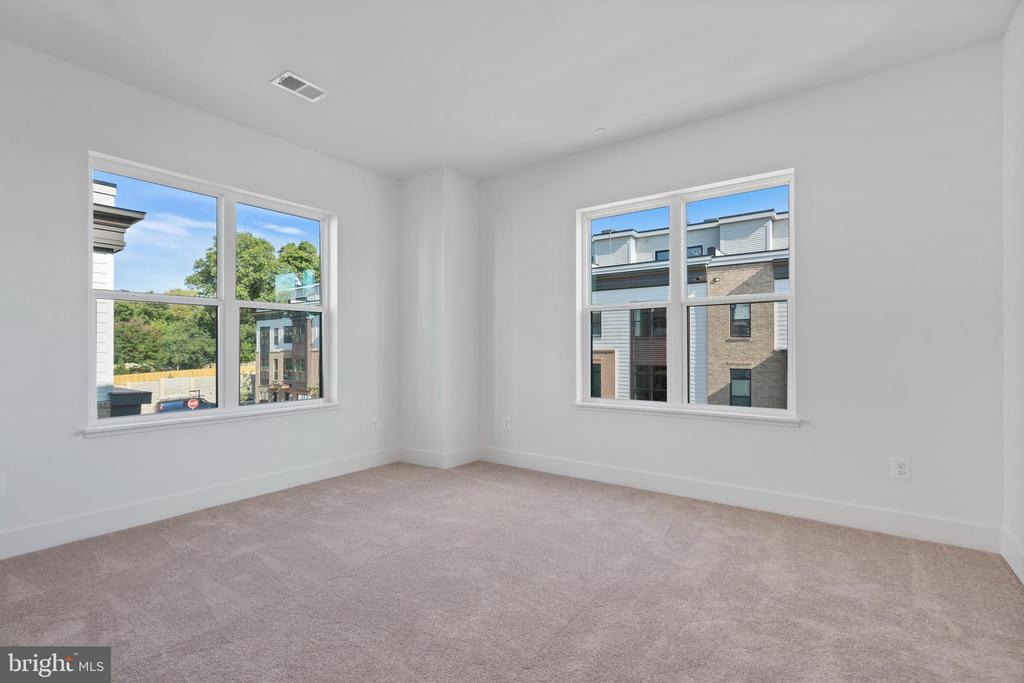 2038 TYSONS RIDGELINE ROAD