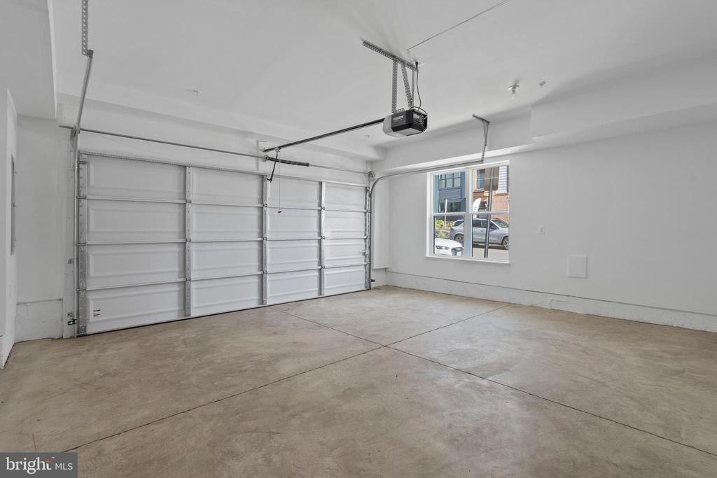 2038 TYSONS RIDGELINE ROAD