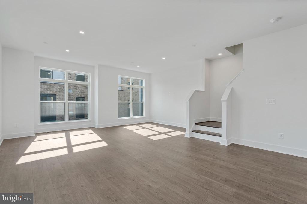 2038 TYSONS RIDGELINE ROAD