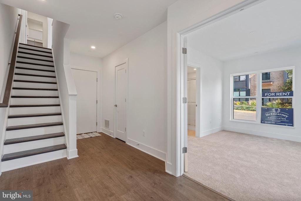 2038 TYSONS RIDGELINE ROAD