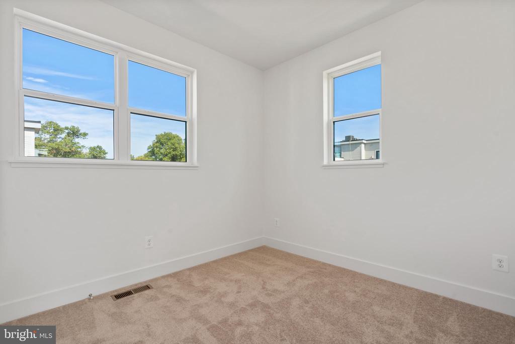 2038 TYSONS RIDGELINE ROAD
