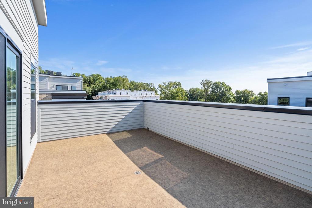 2038 TYSONS RIDGELINE ROAD