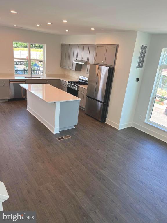 2038 TYSONS RIDGELINE ROAD