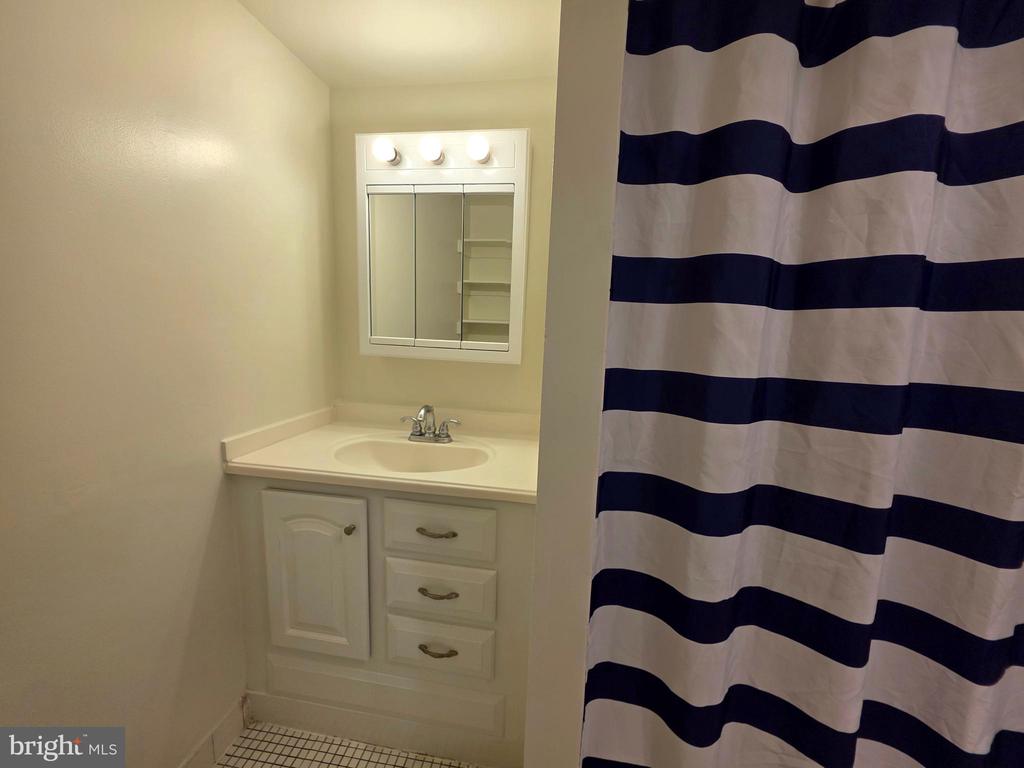 2059 HUNTINGTON AVENUE Unit: 1100