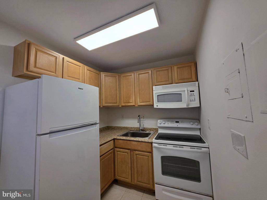 2059 HUNTINGTON AVENUE Unit: 1100