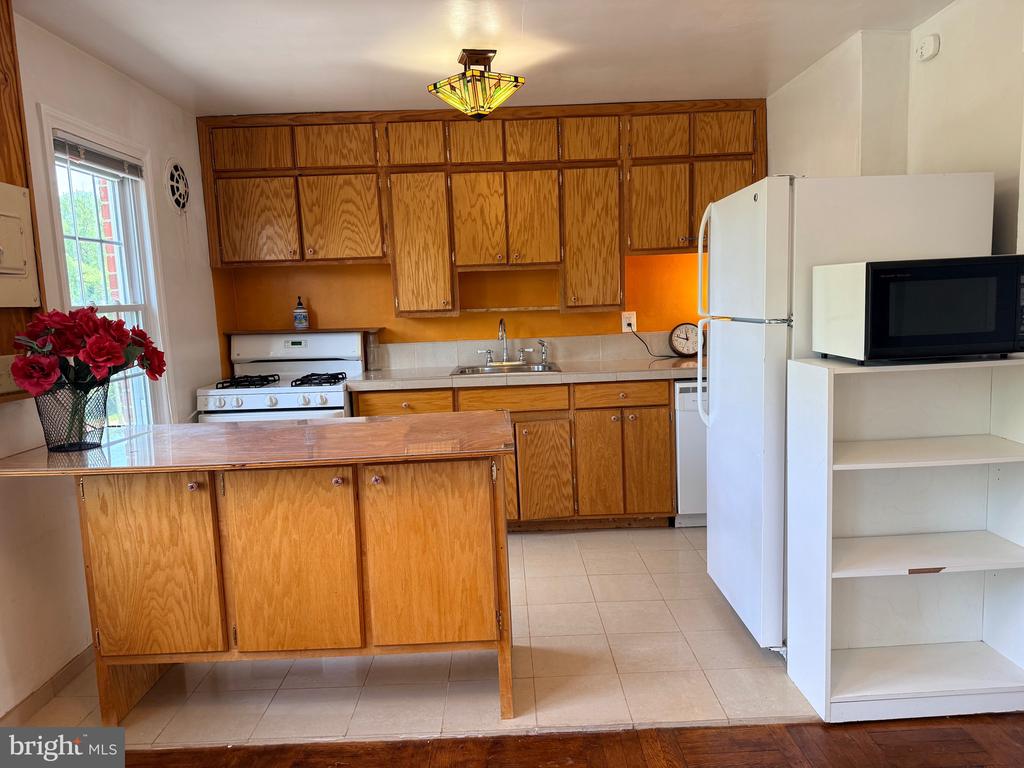 6514 POTOMAC AVENUE Unit: C1