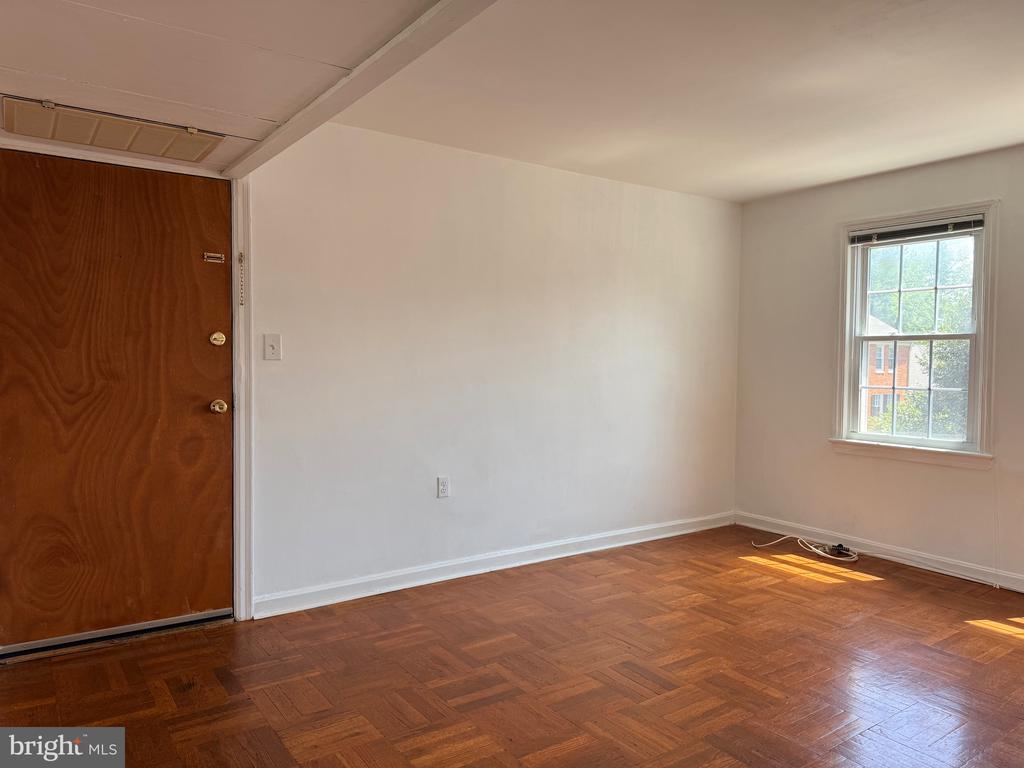 6514 POTOMAC AVENUE Unit: C1