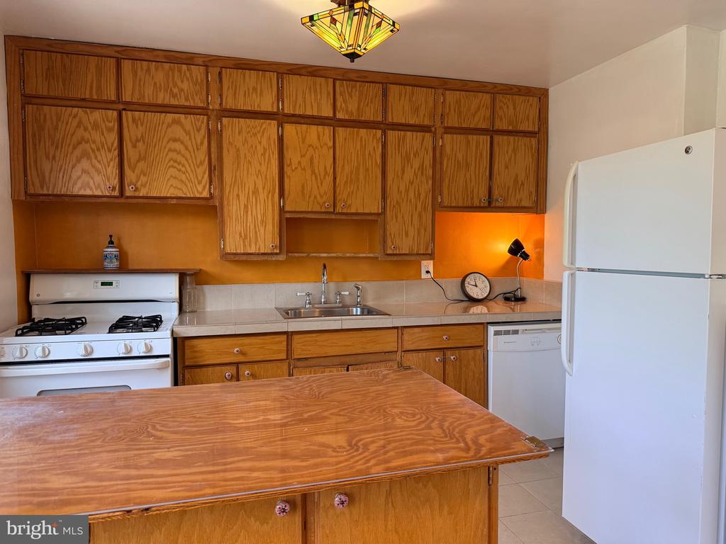 6514 POTOMAC AVENUE Unit: C1