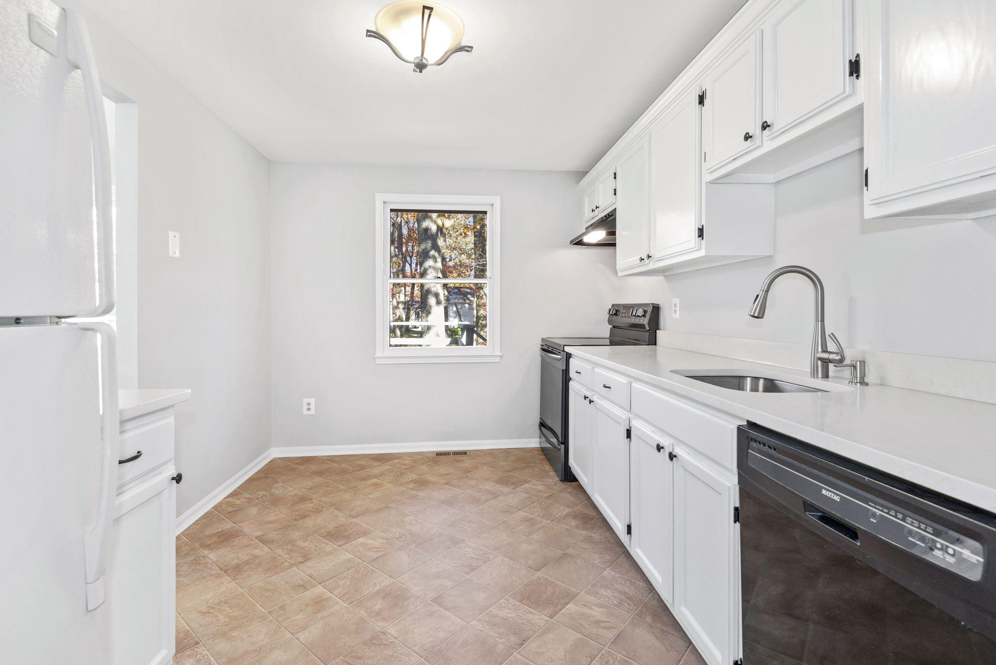 12712 LONGLEAF