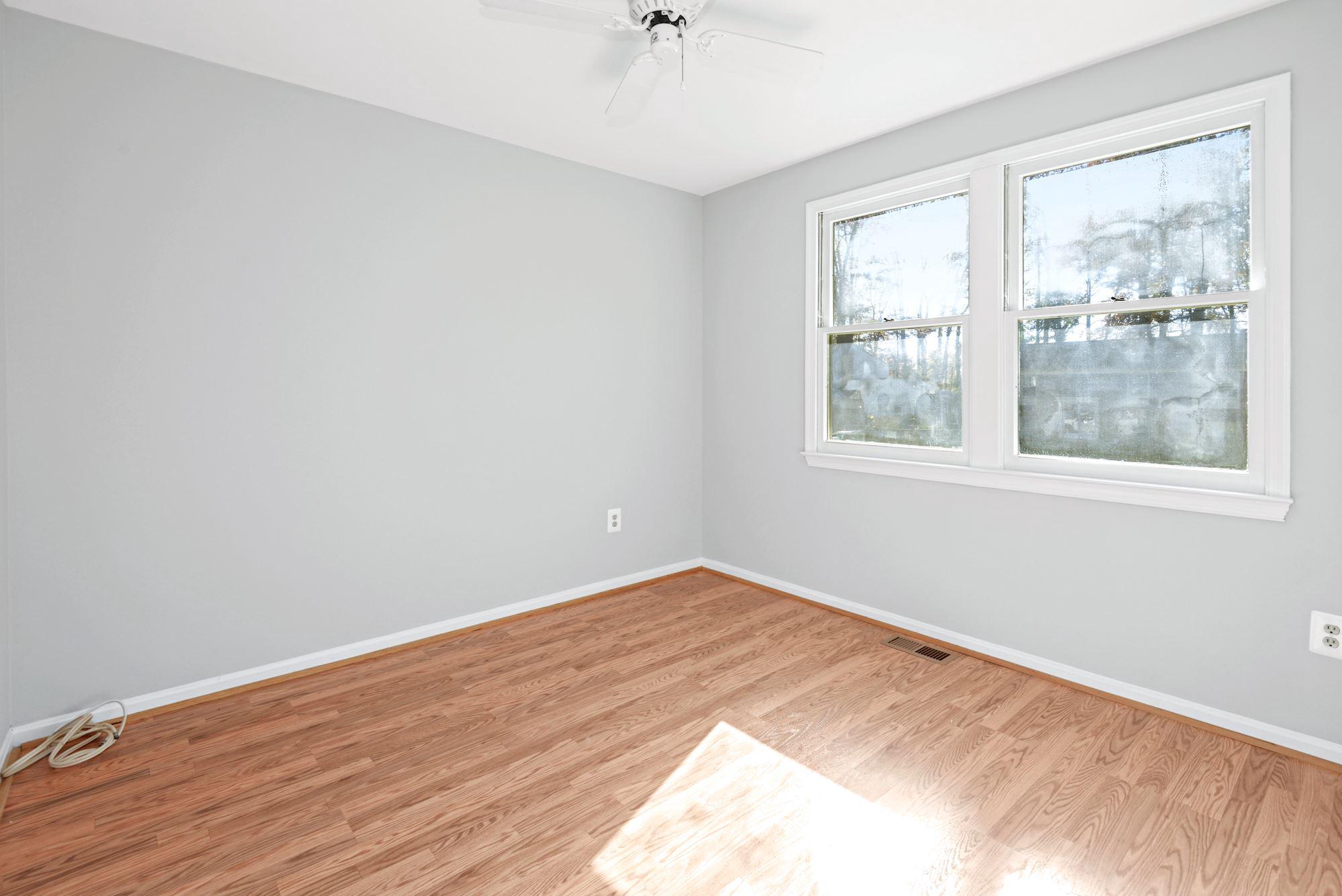 12712 LONGLEAF