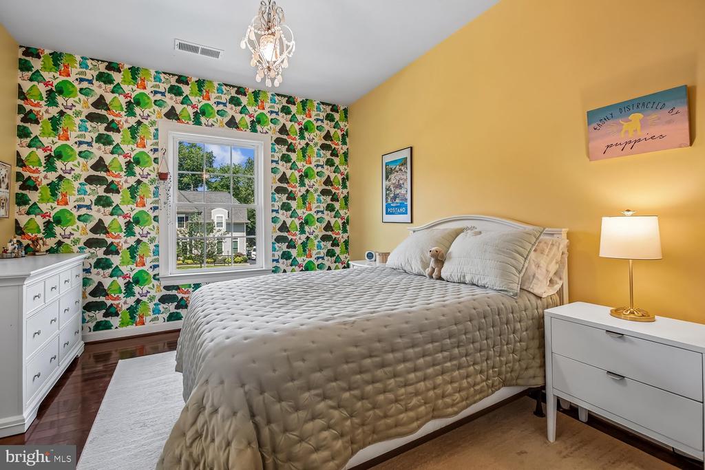 9423 FERRY LANDING COURT