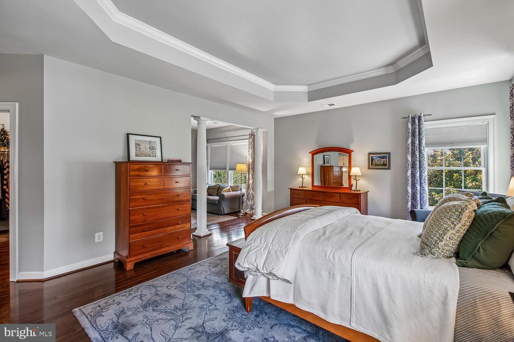 9423 FERRY LANDING COURT