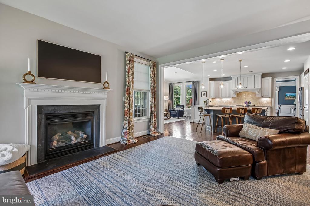 9423 FERRY LANDING COURT