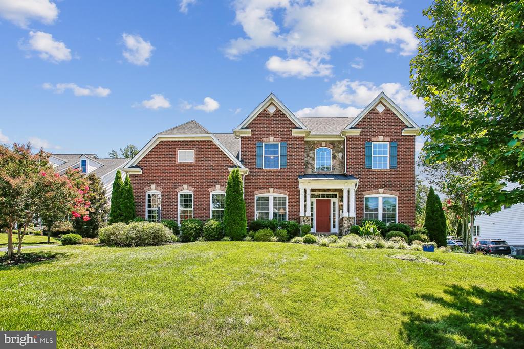 9423 FERRY LANDING COURT