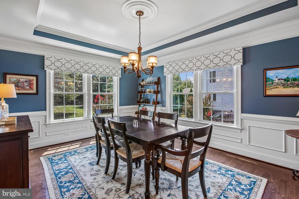 9423 FERRY LANDING COURT