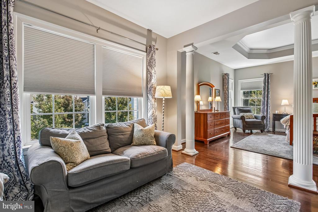 9423 FERRY LANDING COURT