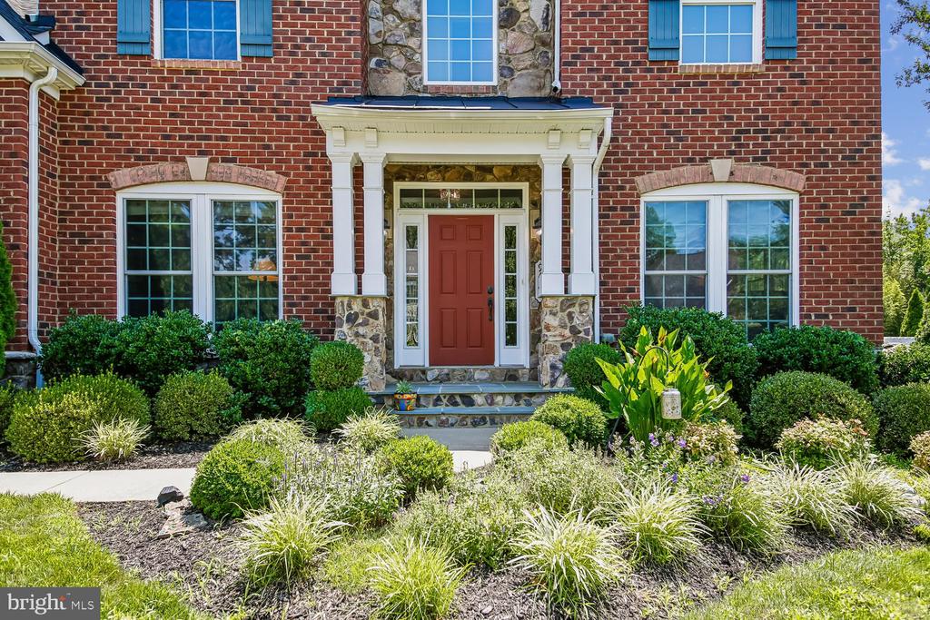 9423 FERRY LANDING COURT