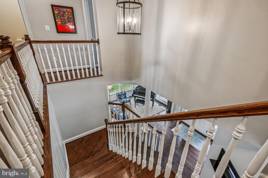 9423 FERRY LANDING COURT