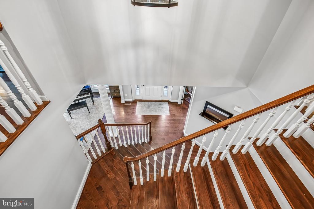 9423 FERRY LANDING COURT