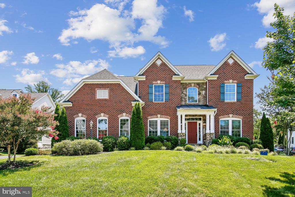 9423 FERRY LANDING COURT
