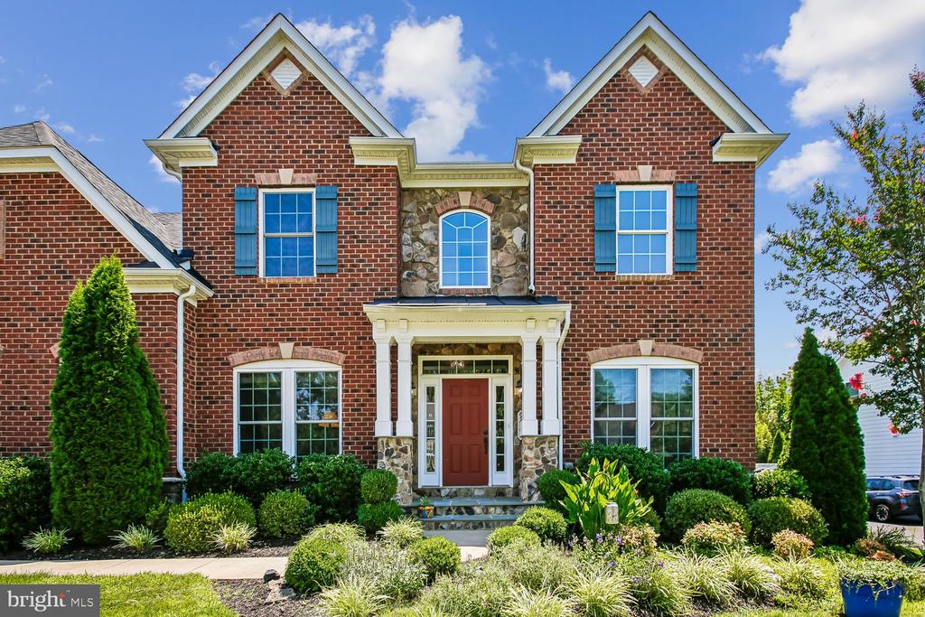 9423 FERRY LANDING COURT