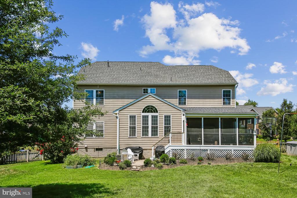9423 FERRY LANDING COURT