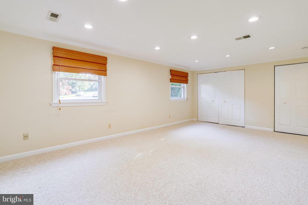 7321 REDDFIELD COURT