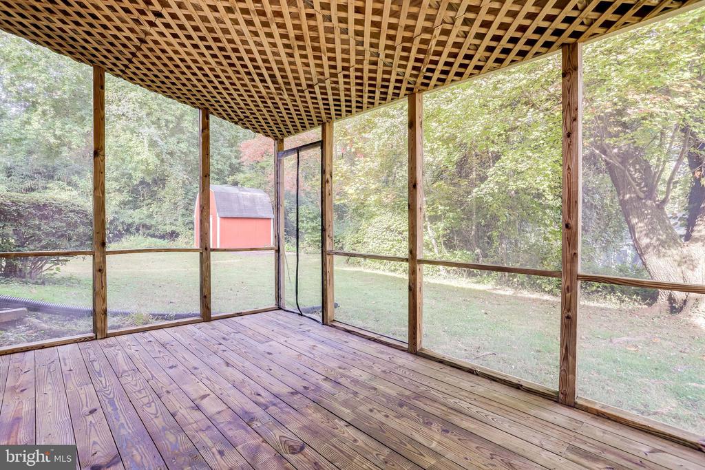 7321 REDDFIELD COURT