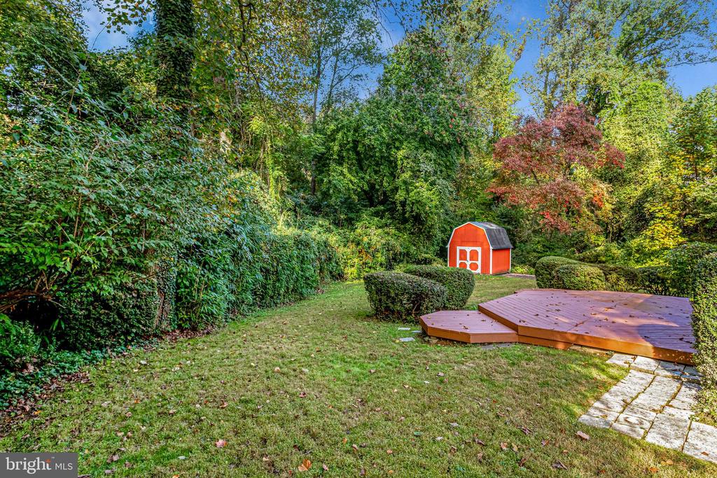 7321 REDDFIELD COURT