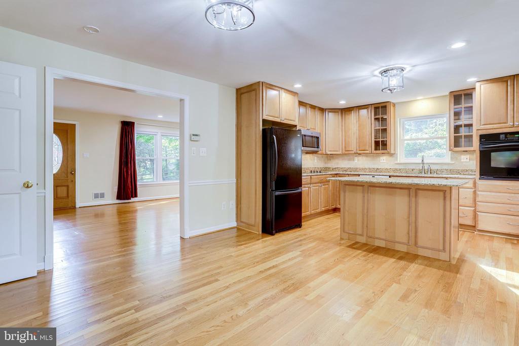 7321 REDDFIELD COURT