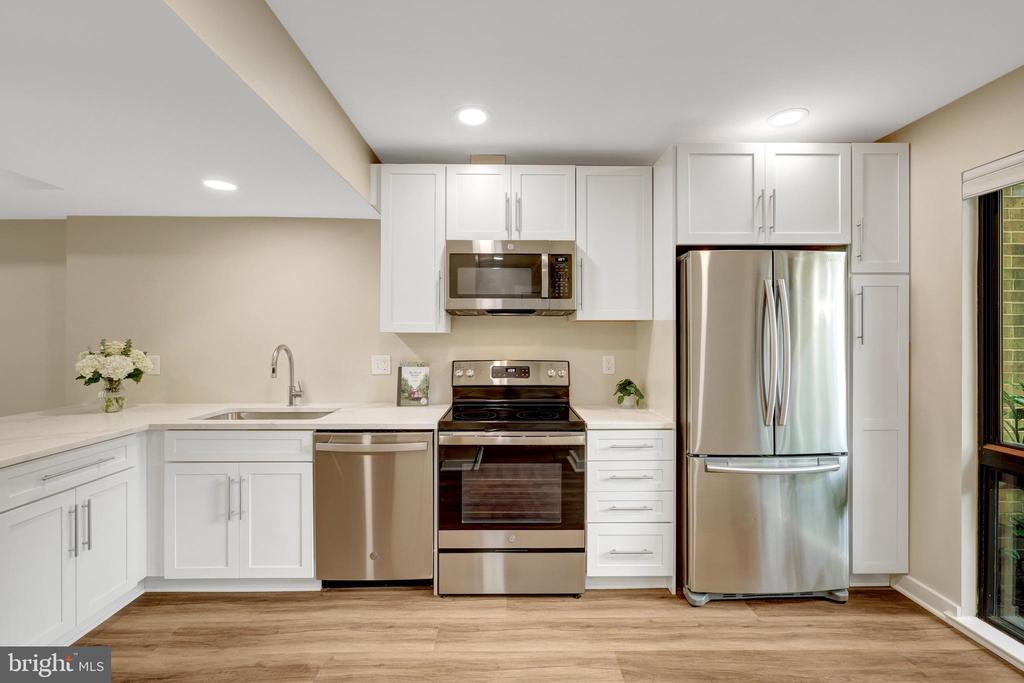 11640 IVYSTONE COURT Unit: 02/002A2