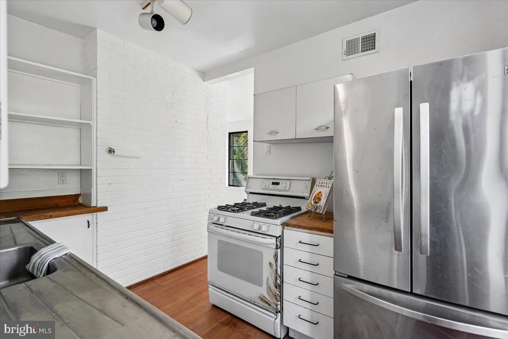 1208 SHENANDOAH ROAD