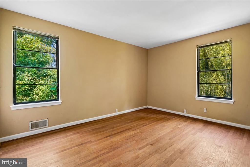 1208 SHENANDOAH ROAD