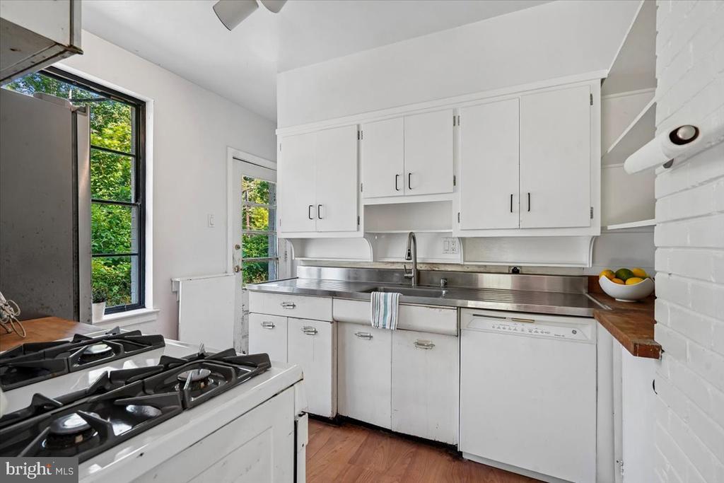 1208 SHENANDOAH ROAD