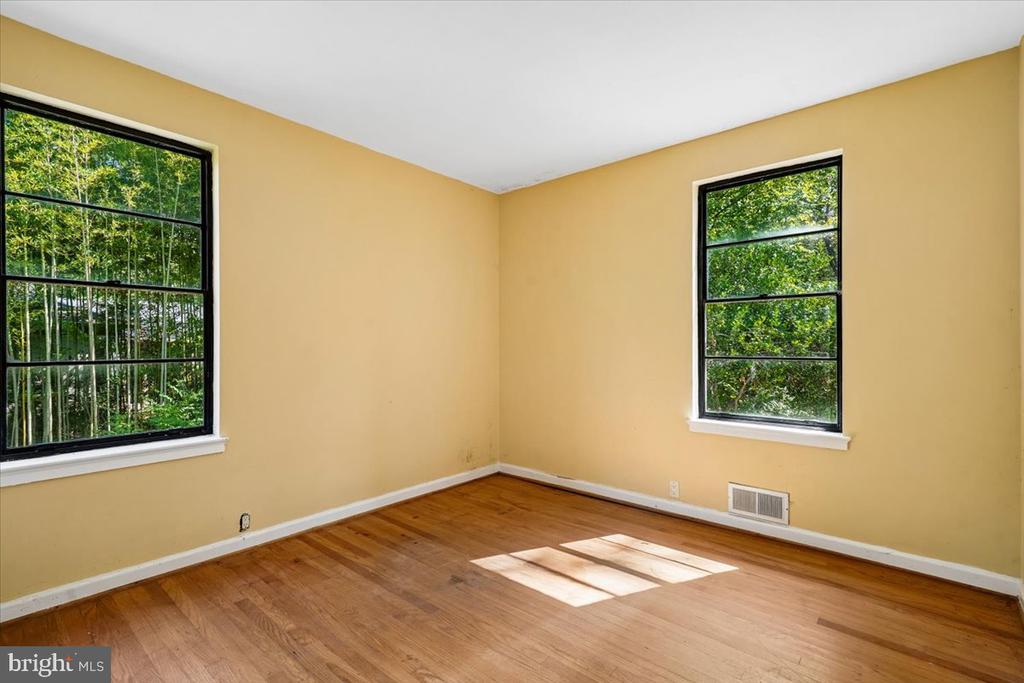 1208 SHENANDOAH ROAD