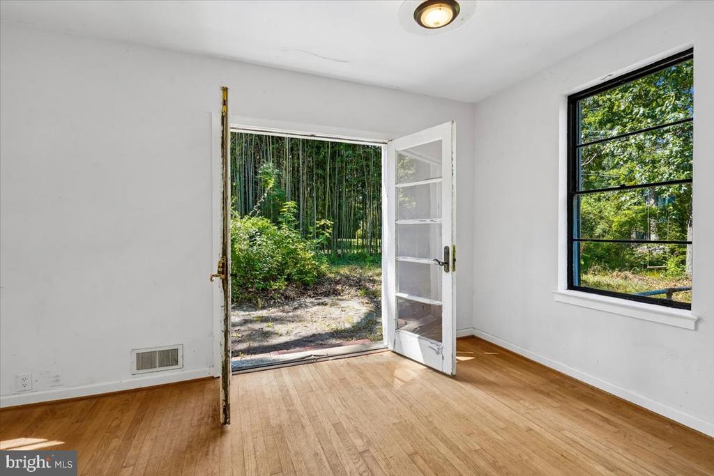 1208 SHENANDOAH ROAD